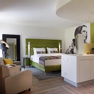 Отель Indigo - - Victoriaplatz By Ihg ****